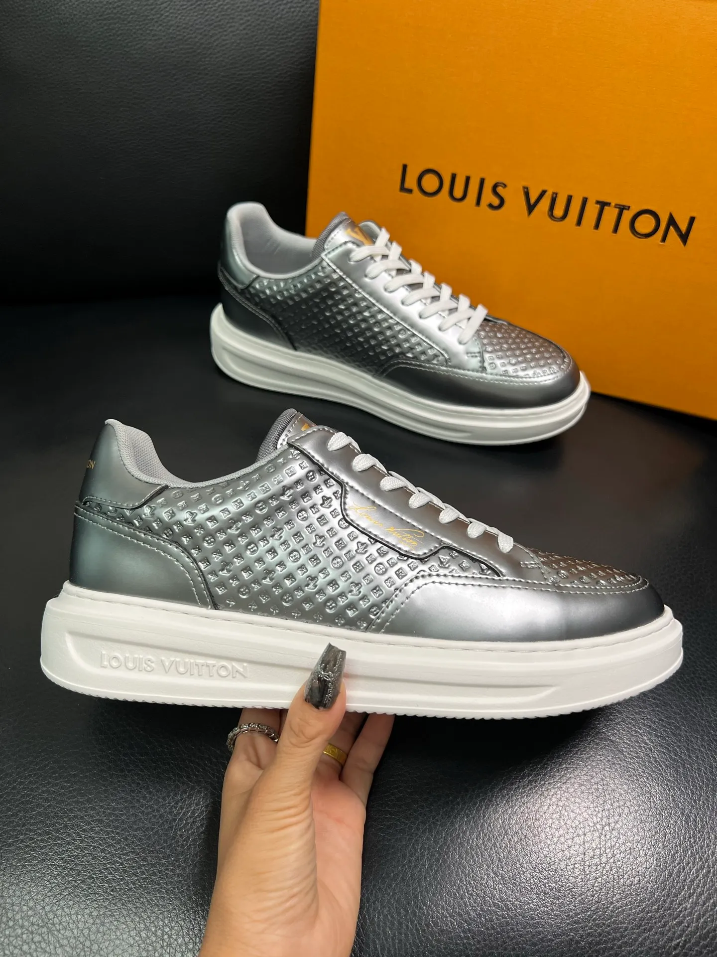 Men's shoes 💰740 Lv high quality top crafts Louis Vuitton sports shoes counter synchronized with original factory configuration, uppers imported from Italy, high-quality splicing colorful complex crafts, imported mesh pads soft and comfortable, soles: original soles specially provided by the original factory, T men's shoes 💰U exclusive movable molded soles super comfortable, original factory and single goods, welcome to compare, code number 38-44 (customized 45) 85867